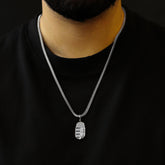 Ungarn Wappen Kette Herren getragen am Model